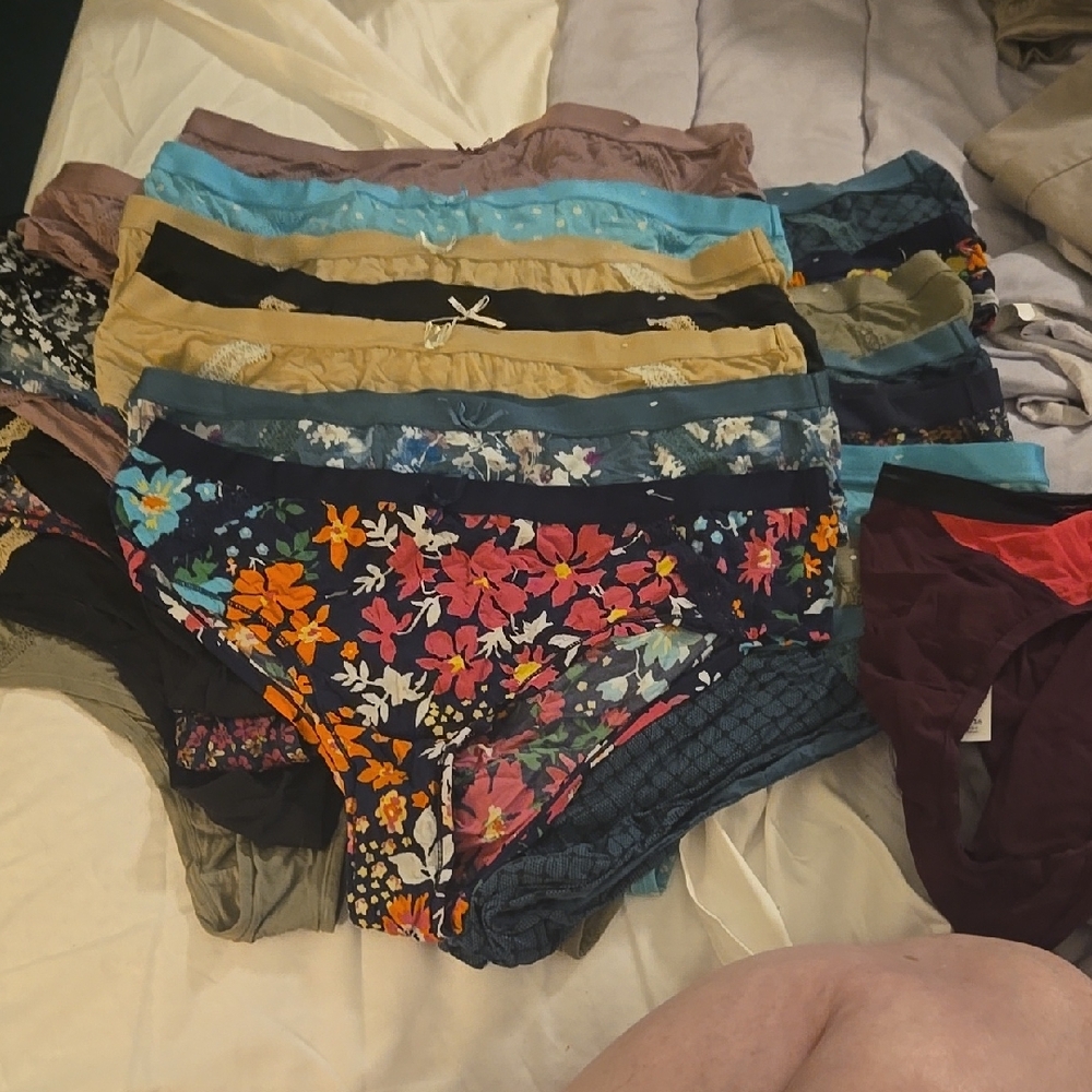 Lot Of 24 Cacique 14/16 Panty Set